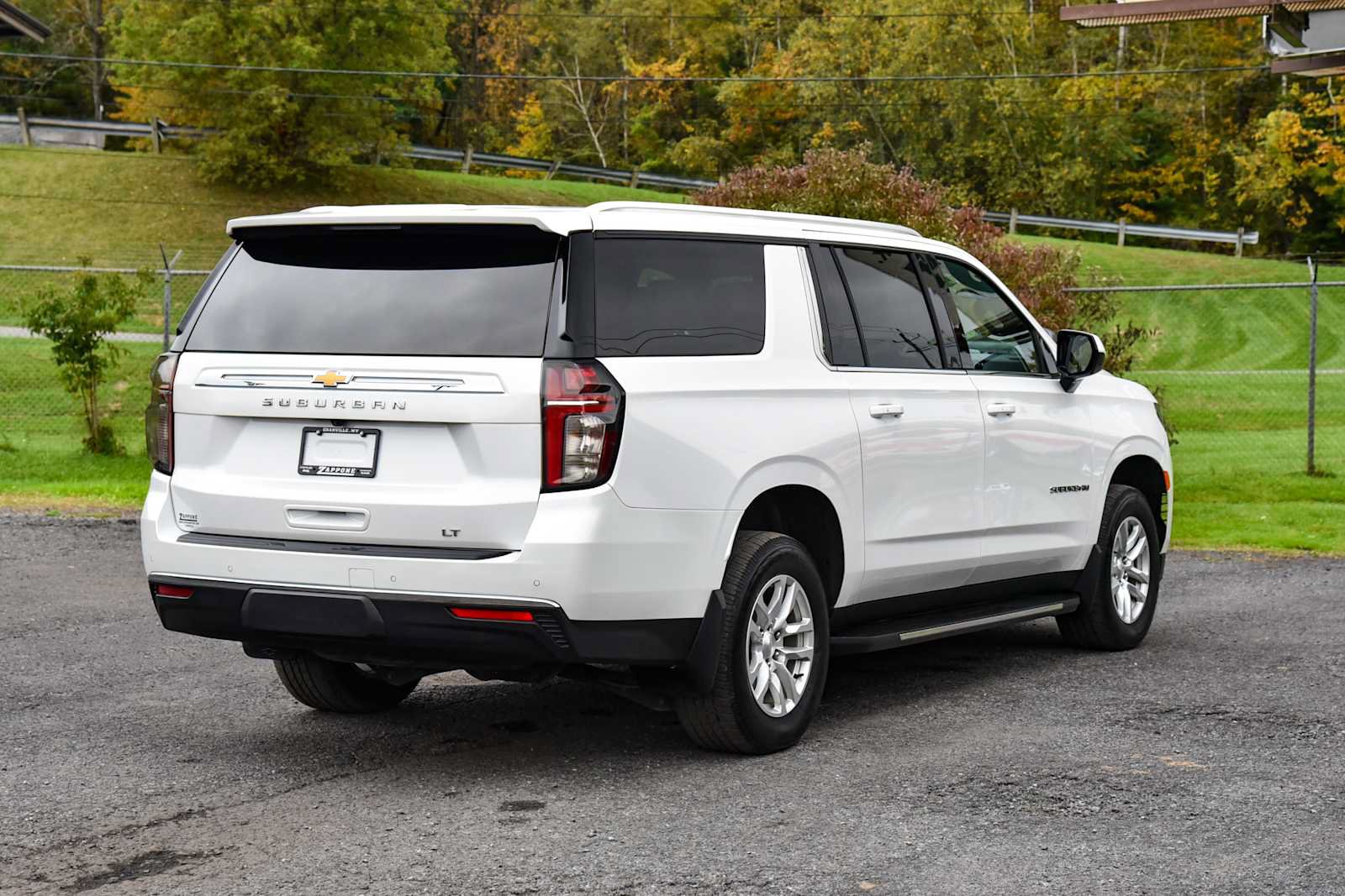 Used 2023 Chevrolet Suburban LT AWD/4WD image 3