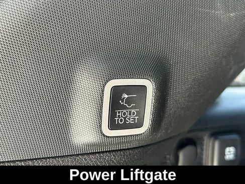 Used 2023 Jeep Grand Cherokee Summit AWD/4WD image 12