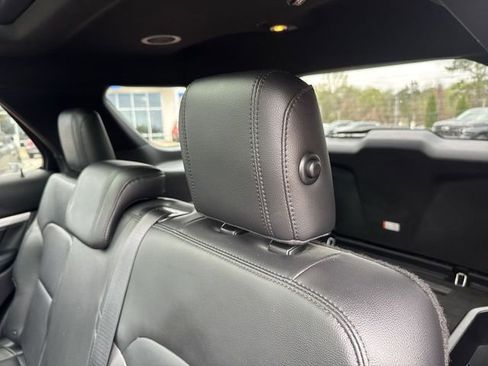 Used 2017 Ford Explorer XLT w/ Equipment Group 202A image 26