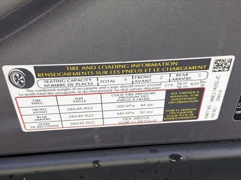 Certified 2025 Land Rover Range Rover SE AWD/4WD image 21