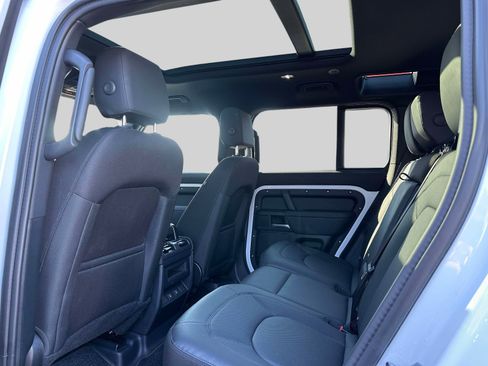 Used 2025 Land Rover Defender 110 S image 11