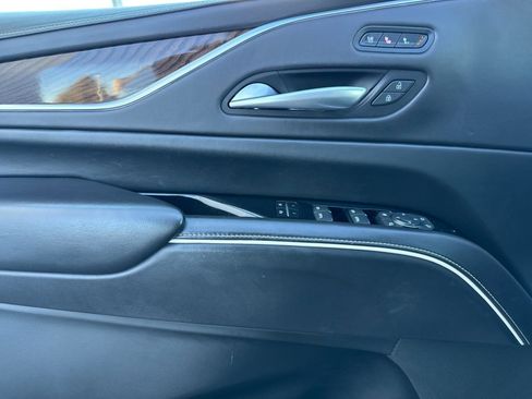 Used 2022 Cadillac Escalade ESV Sport Platinum w/ Heavy-Duty Trailer Package image 10