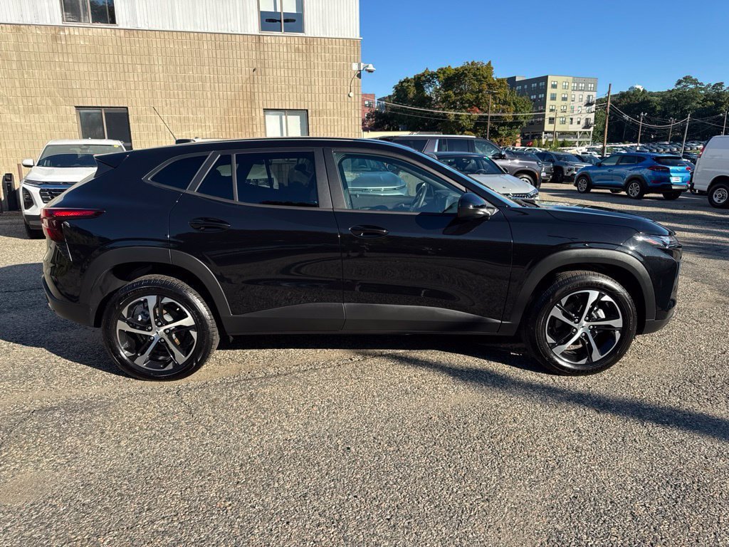 Used 2026 Chevrolet Trax RS w/ Driver Confidence Package FWD image 8