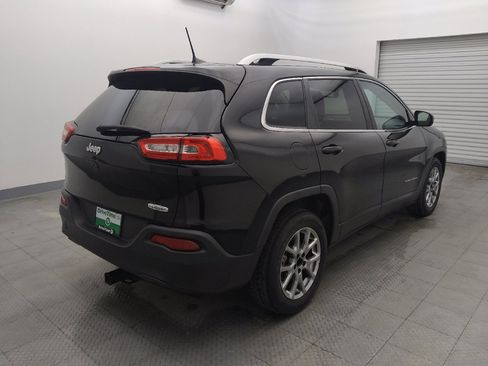 Used 2018 Jeep Cherokee Latitude Plus w/ Cold Weather Group FWD image 9