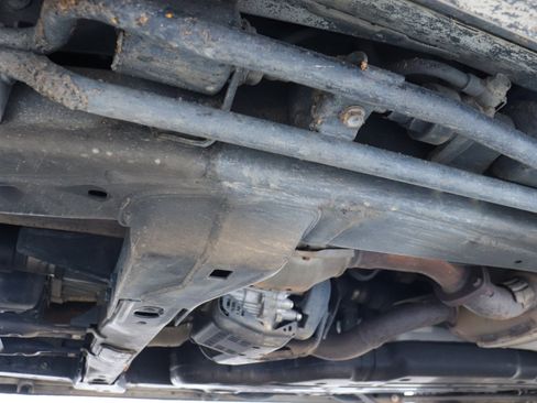 Used 2013 Lexus LX 570 4WD image 90