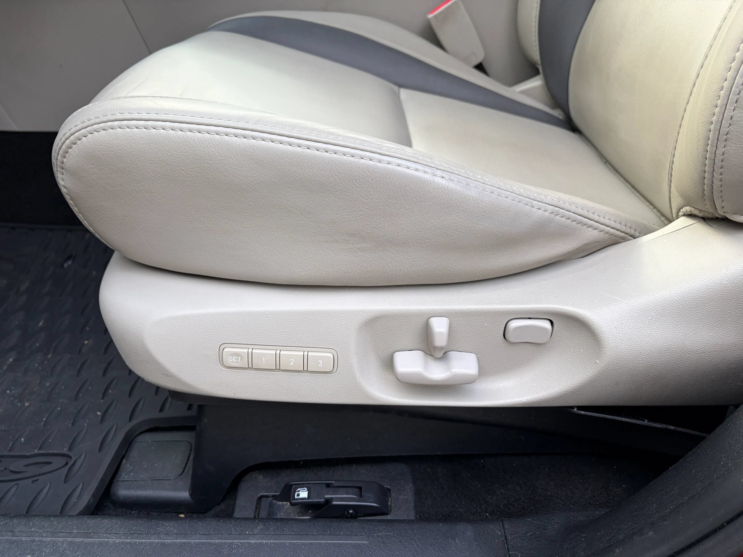 Used 2012 MAZDA CX-9 Grand Touring w/ Moonroof & Bose Audio Pkg AWD/4WD image 15