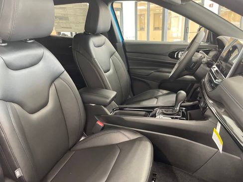 New 2025 Jeep Compass Limited w/ Sun & Sound Group image 14