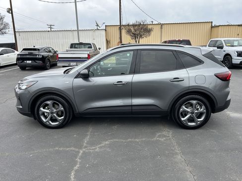 Certified 2025 Ford Escape ST-Line image 4