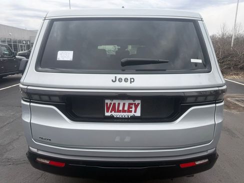 New 2026 Jeep Grand Wagoneer L 4WD w/ Premium Group I image 4