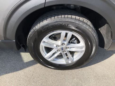 Used 2024 Ford Explorer XLT w/ Equipment Group 202A AWD/4WD image 12