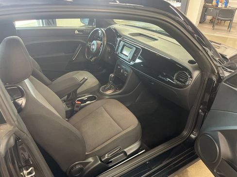 Used 2019 Volkswagen Beetle 2.0T S FWD image 40