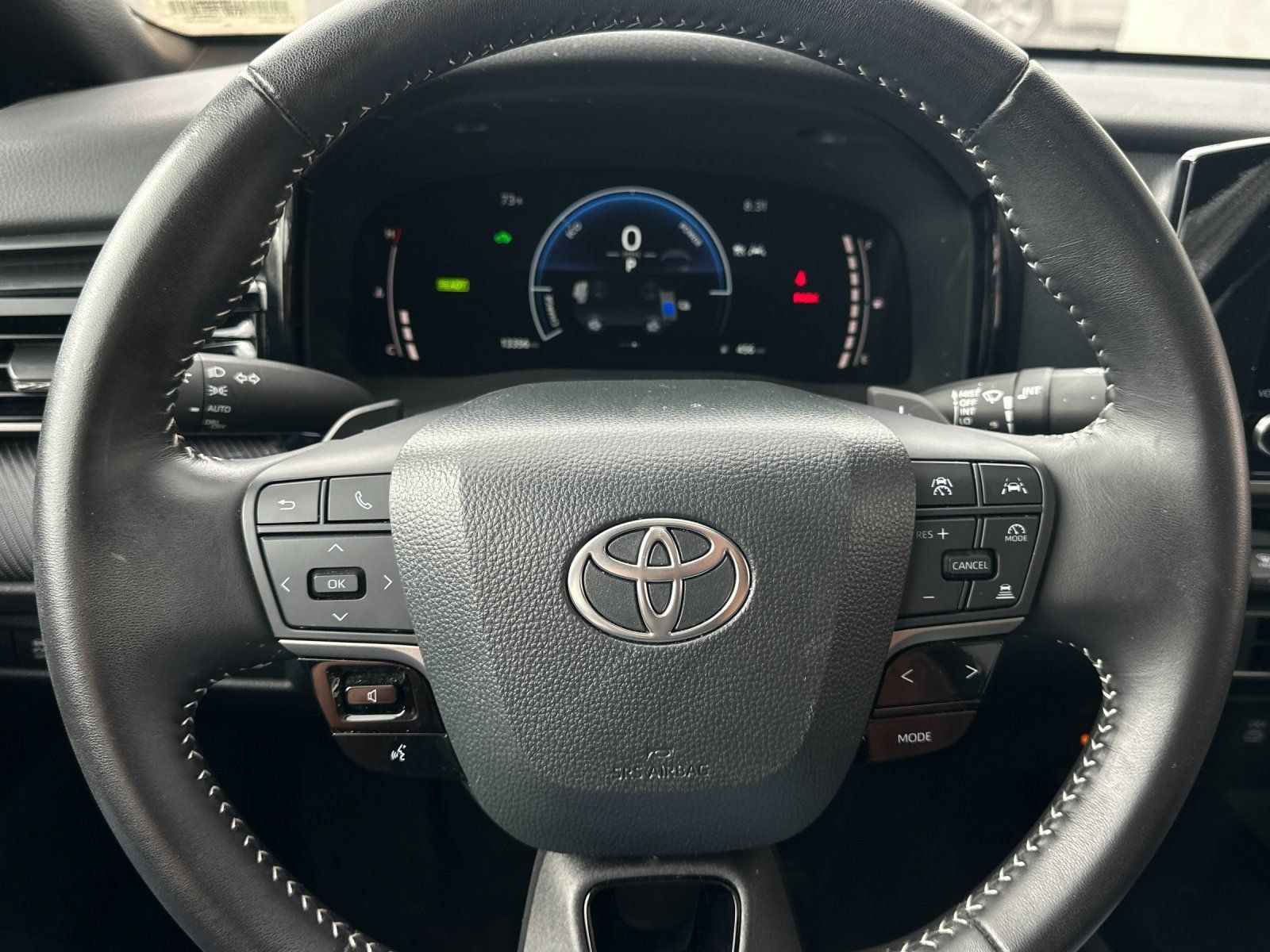 Used 2025 Toyota Camry SE w/ Convenience Package FWD image 21