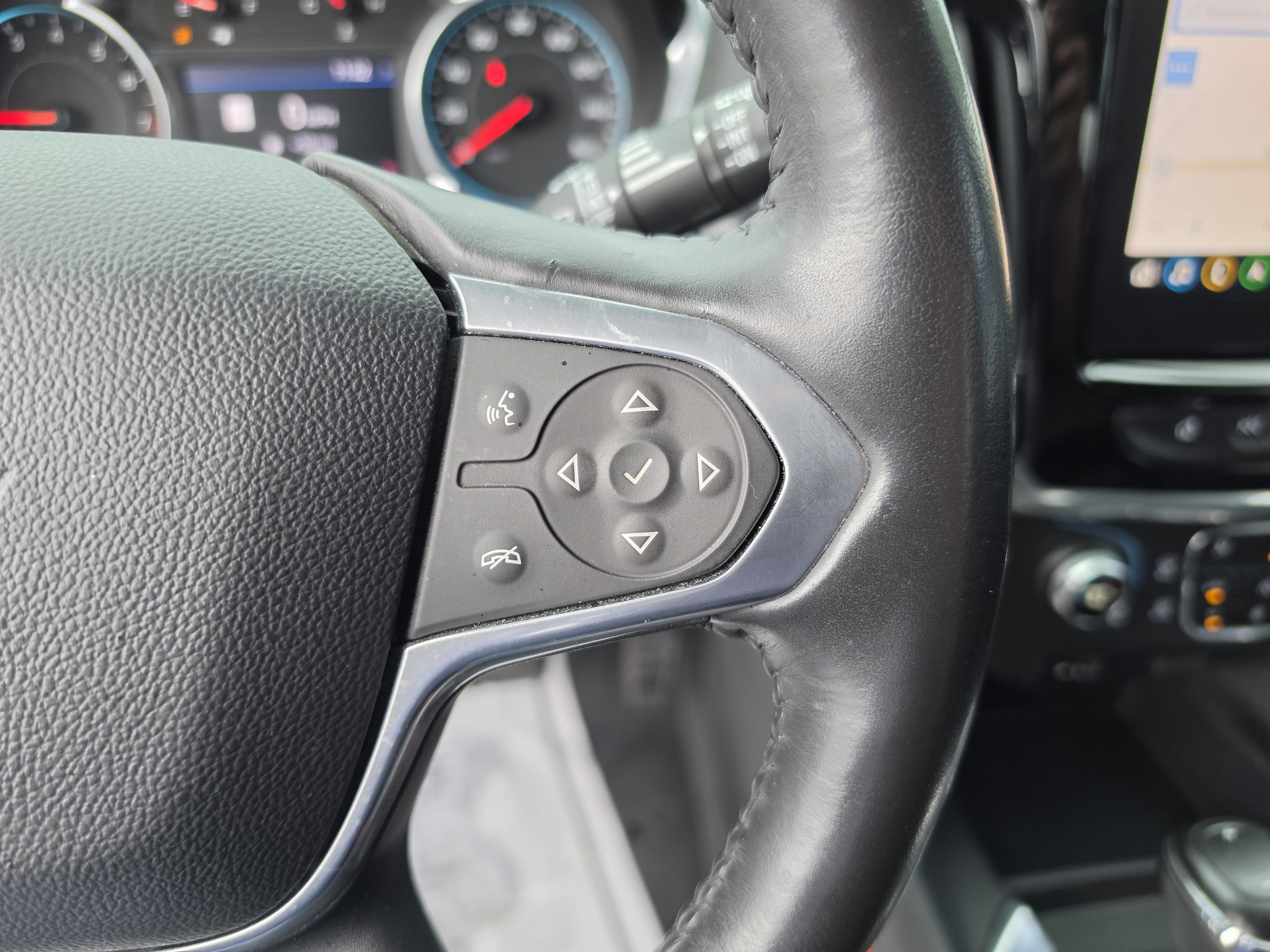 Used 2020 Chevrolet Traverse RS w/ LPO, Floor Liner Package FWD image 36