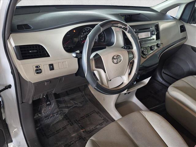 Used 2013 Toyota Sienna L FWD image 10