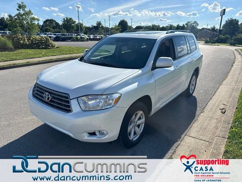 Used 2010 Toyota Highlander SE AWD/4WD image 1