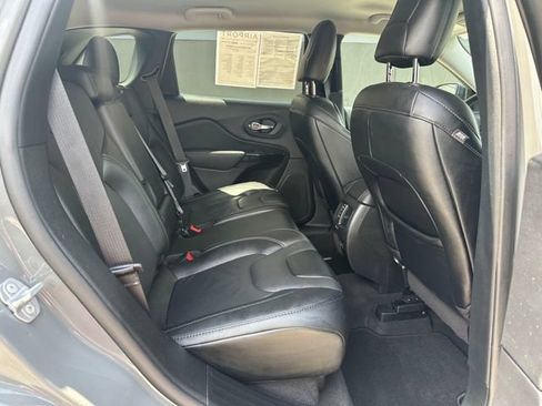 Used 2023 Jeep Cherokee Altitude Lux AWD/4WD image 11