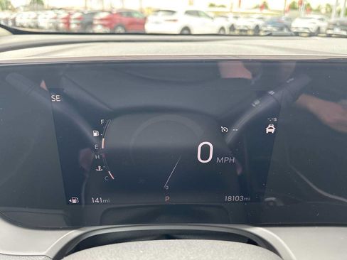 Used 2024 Buick Encore GX Avenir w/ Avenir Convenience Package FWD image 12
