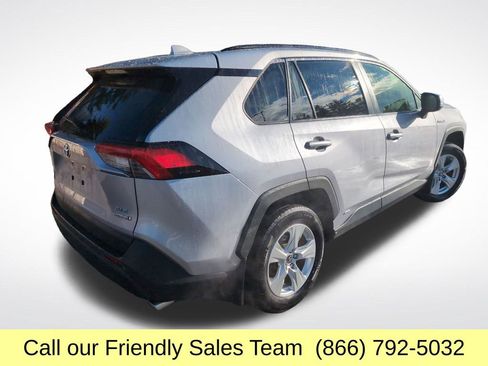 Used 2021 Toyota RAV4 XLE image 6