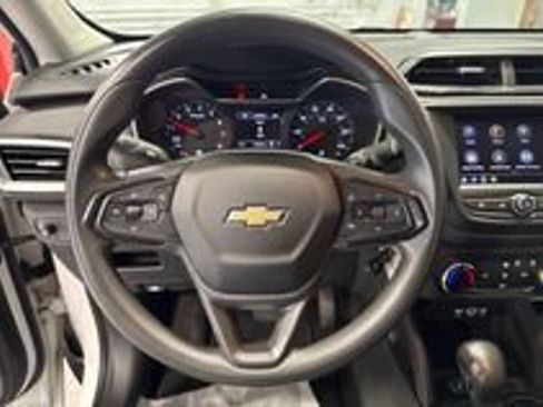 Used 2022 Chevrolet TrailBlazer LS FWD image 5