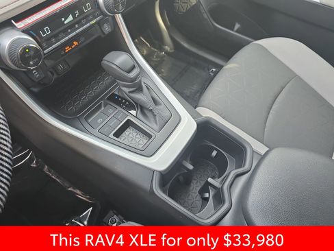 Used 2025 Toyota RAV4 XLE FWD image 30