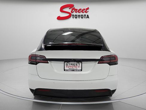 Used 2019 Tesla Model X image 3