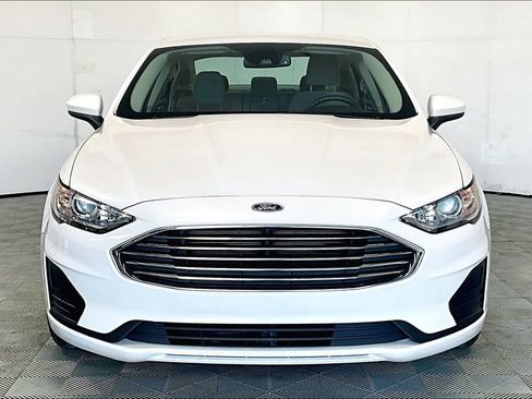 Used 2020 Ford Fusion SE image 3