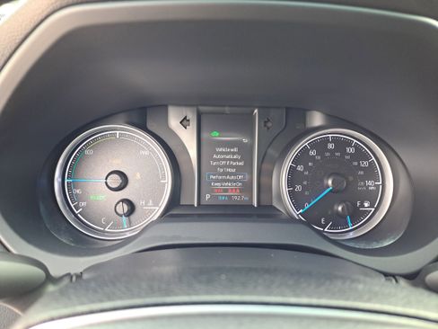 Used 2021 Toyota Venza LE image 14