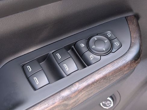 Used 2021 GMC Acadia Denali w/ Denali Technology Package FWD image 18