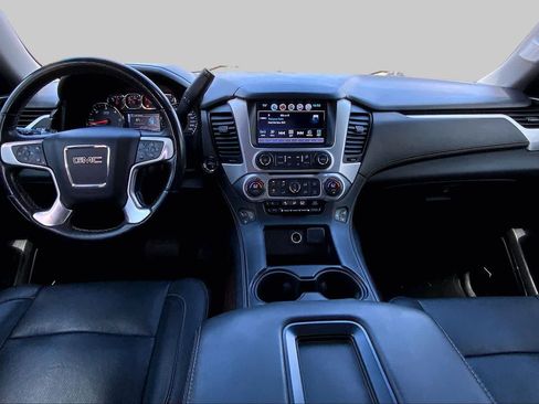 Used 2019 GMC Yukon XL SLT w/ Open Road Package AWD/4WD image 16