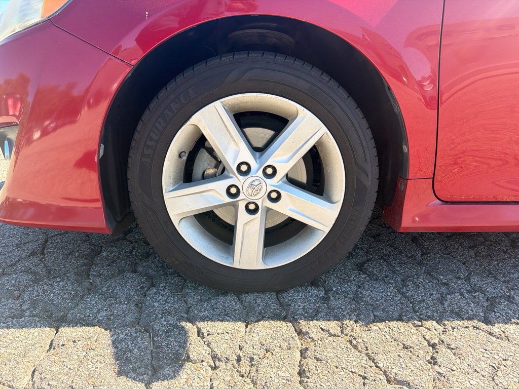 Used 2014 Toyota Camry SE FWD image 38