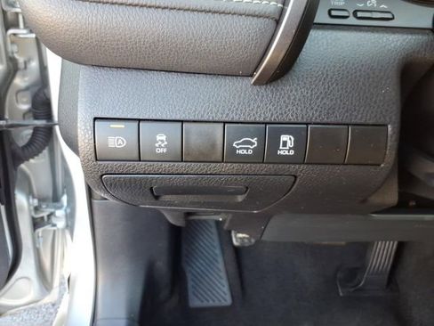 Used 2024 Toyota Camry SE w/ Convenience Package image 21