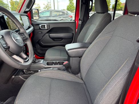 Used 2025 Jeep Wrangler Unlimited Sport AWD/4WD image 24