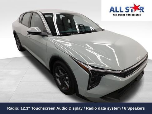 Used 2025 Kia K4 LXS image 1