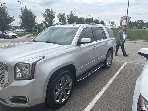 Used 2016 GMC Yukon Denali w/ Open Road Package AWD/4WD image 8