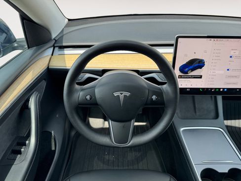 Used 2023 Tesla Model Y Long Range AWD/4WD image 12