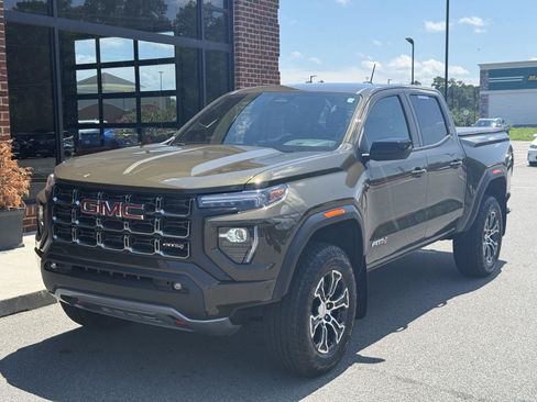 Used 2025 GMC Canyon AT4 AWD/4WD image 1
