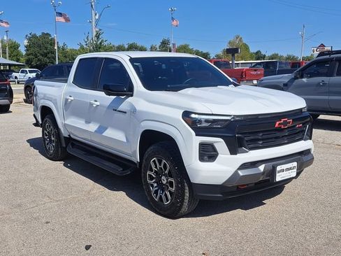 Used 2024 Chevrolet Colorado Z71 w/ Z71 Convenience Package 2 AWD/4WD image 4