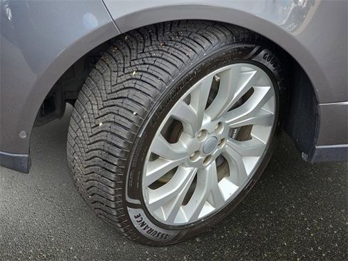 Used 2019 Land Rover Range Rover HSE image 34