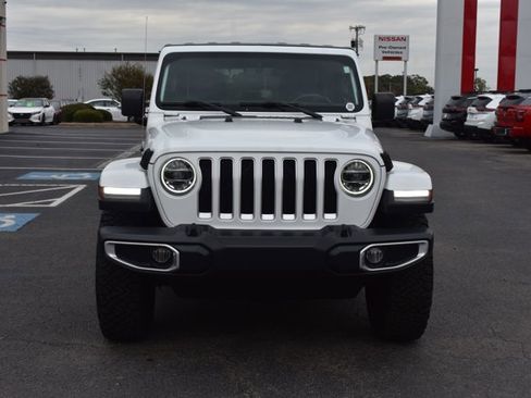 Used 2018 Jeep Wrangler Unlimited Sahara image 2