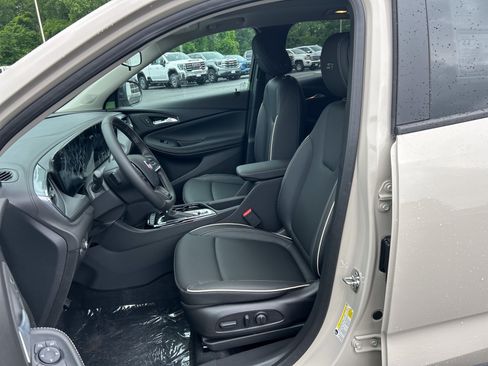 New 2026 Buick Encore GX Sport Touring w/ Studio Series AWD/4WD image 17