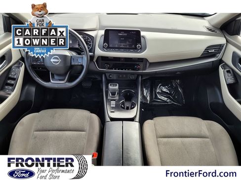 Used 2025 Nissan Rogue SV image 8