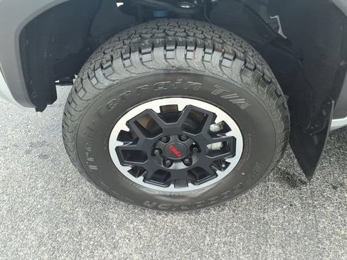 Used 2024 Toyota Tacoma TRD Off-Road w/ TRD Off Road Upgrade Package AWD/4WD image 4