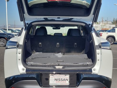 New 2026 Nissan Murano Platinum w/ Cargo Package AWD/4WD image 17