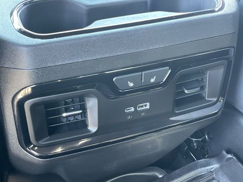 Used 2025 GMC Sierra 2500 AT4 w/ AT4 Premium Plus Package image 22