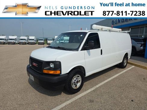 Used 2017 GMC Savana 3500 Extended image 2