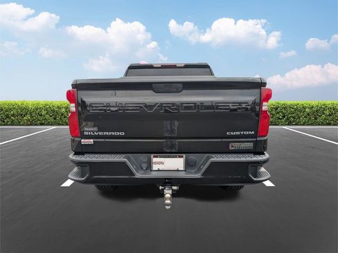 Used 2022 Chevrolet Silverado 1500 Custom image 5