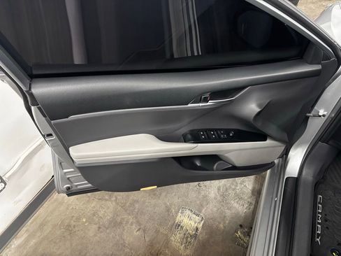 Used 2019 Toyota Camry SE image 14