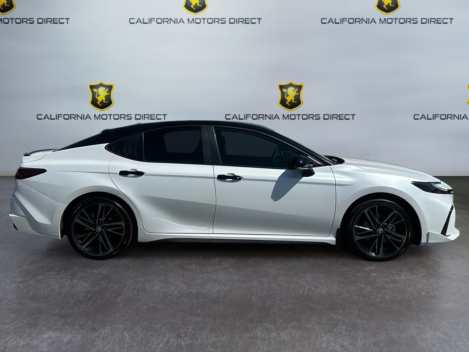 Used 2025 Toyota Camry XSE w/ Premium Package FWD image 6