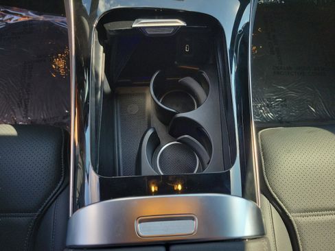 Certified 2025 Mercedes-Benz GLC 300 image 27