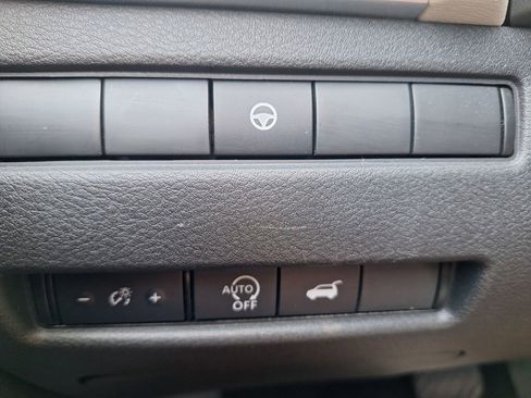 Used 2024 Nissan Rogue SV w/ SV Premium Package image 12